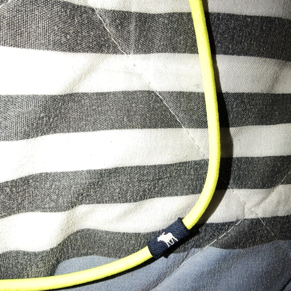 Abercrombie and Fitch Neon Yellow Necklace - Picture 3 of 3